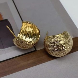 Mink curve fashion earring