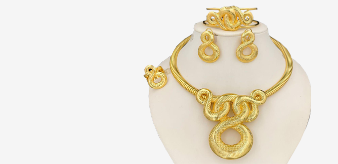 Modern necklaces</br>
collection